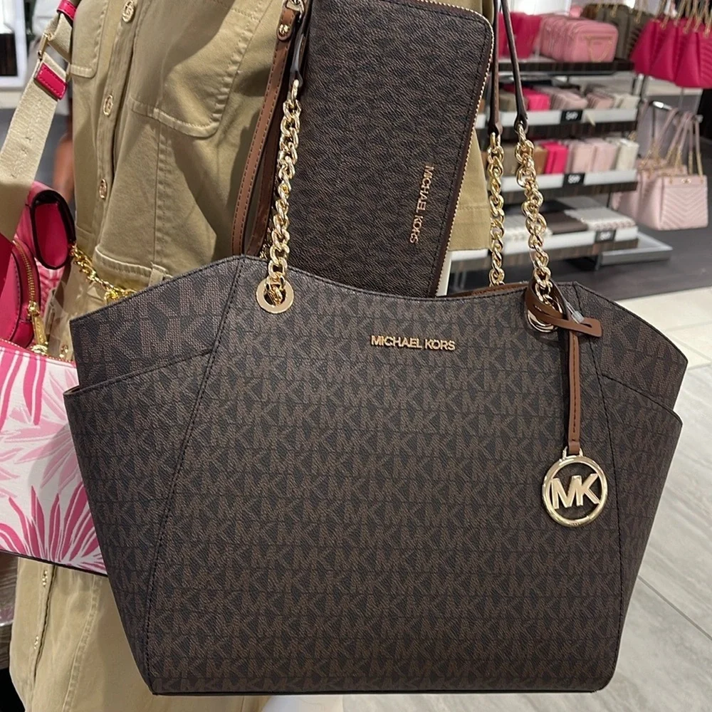 MICHAEL KORS  Jet Set Lg Shoulder Bag & JST Lg Travel CONTINENTAL wallet-wristlt